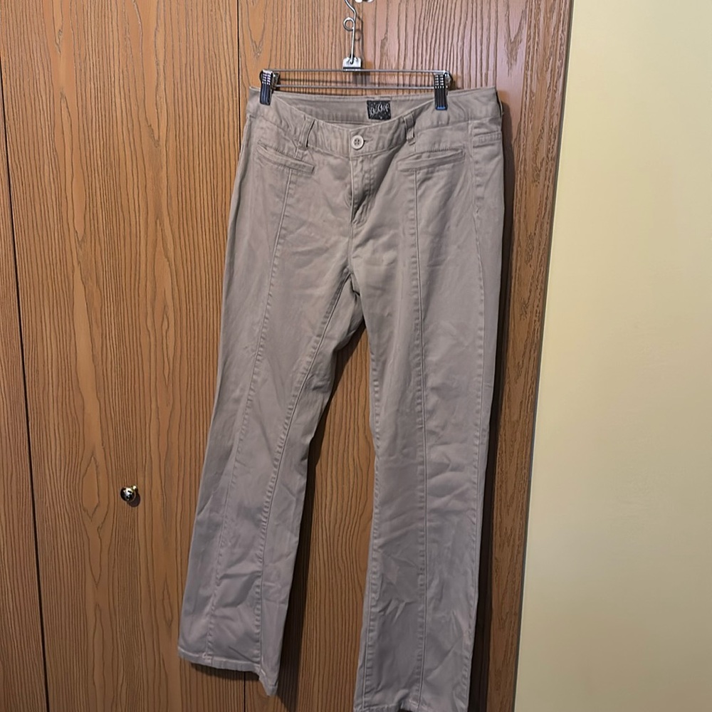 Stylish front pocket design pattern pants
